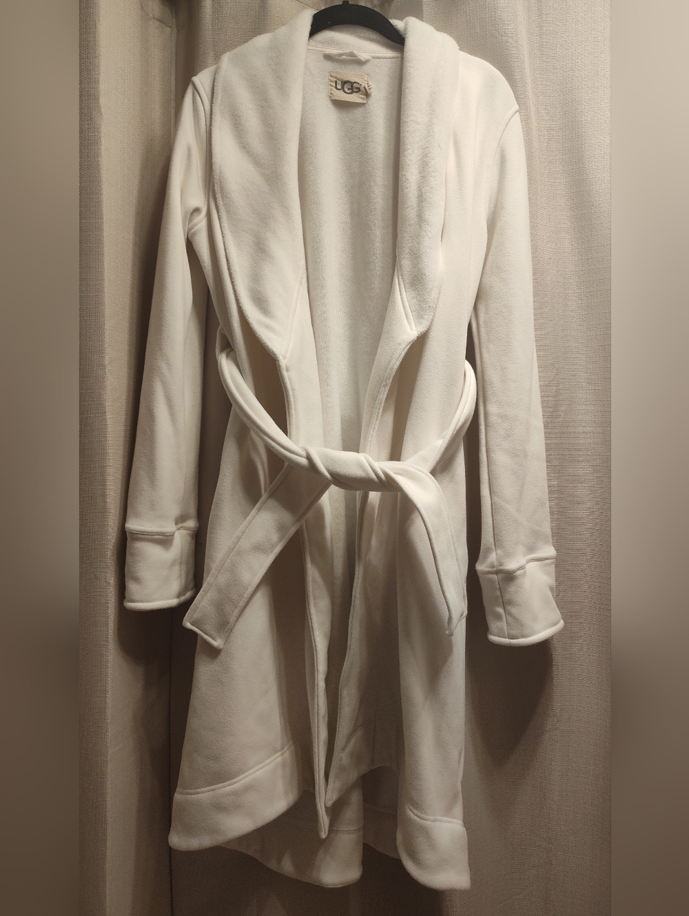 Beautiful UGG Women's White Plush Wrap Robe with Shawl Collar SOFT